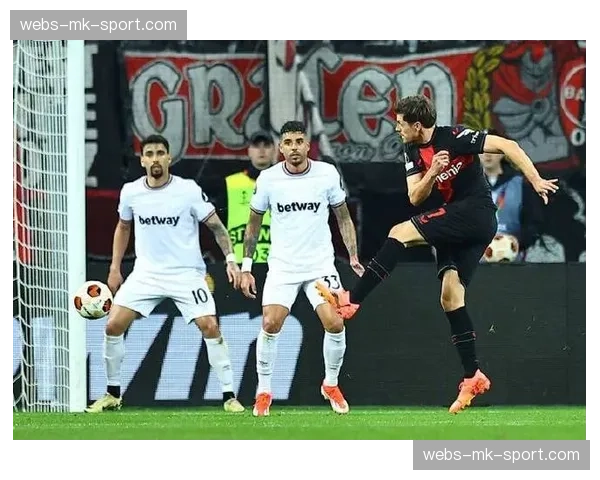 专栏：西汉姆联“铁桶阵”失效，单场被射门25次暴露中场拦截危机