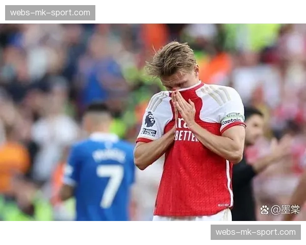 半场战报:阿森纳2-0领先曼联,萨卡、厄德高先后破门 半场战报:阿森纳2-0领先曼联,萨卡、厄德高先后破门