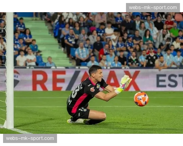 观察:为应对高强度压迫,西甲门将普遍提升长传球技术 观察:为应对高强度压迫,西甲门将普遍提升长传球技术